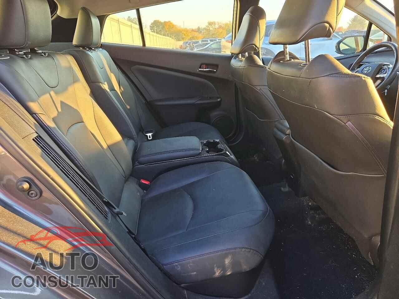 TOYOTA PRIUS 2017 - JTDKARFPXH3038151