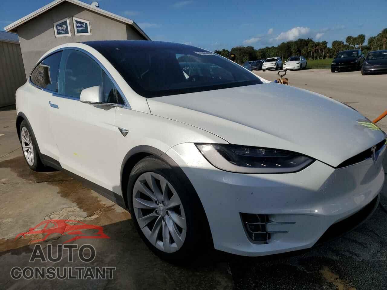 TESLA MODEL X 2017 - 5YJXCBE23HF063876