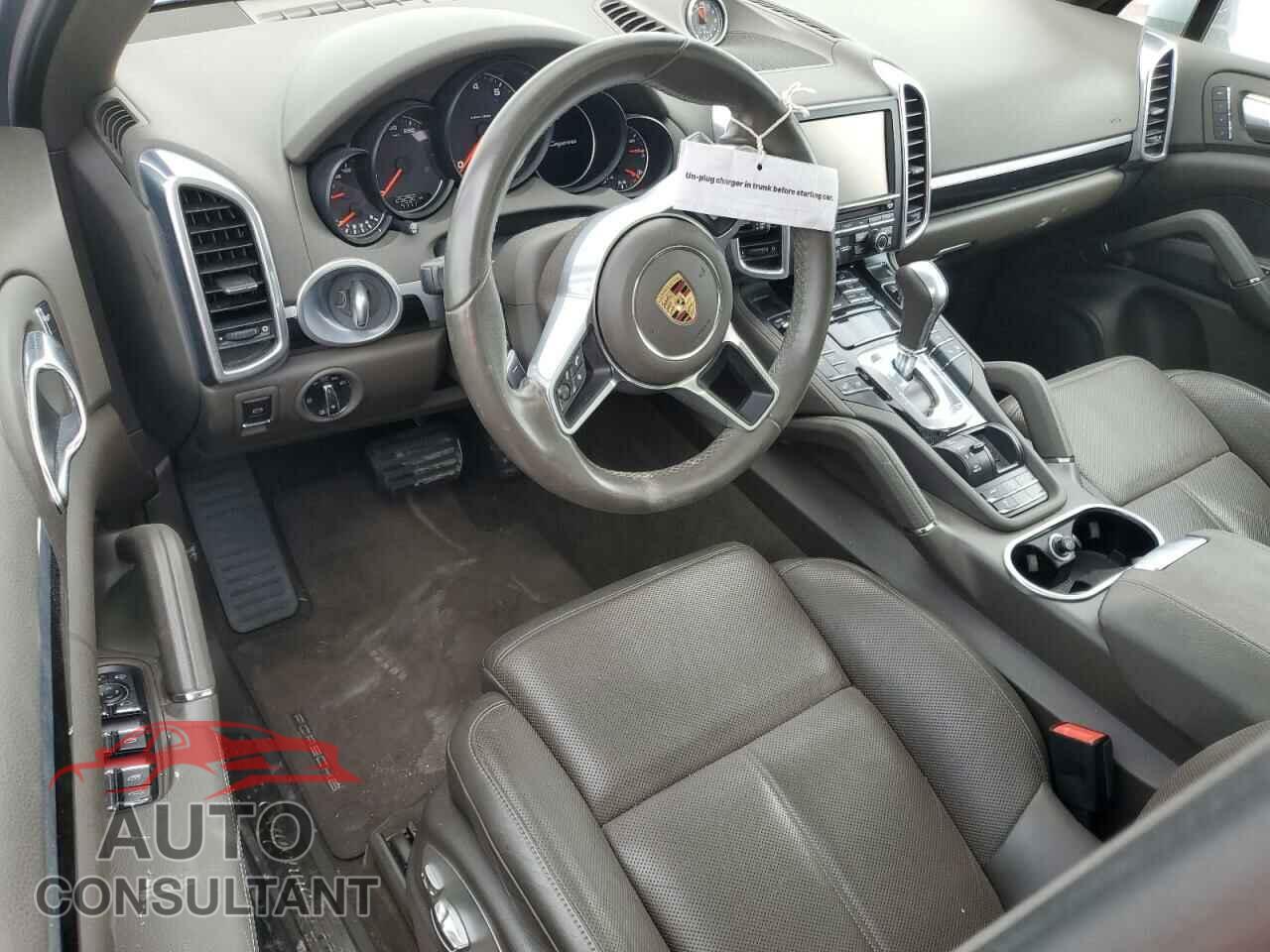 PORSCHE CAYENNE 2016 - WP1AA2A26GKA14463