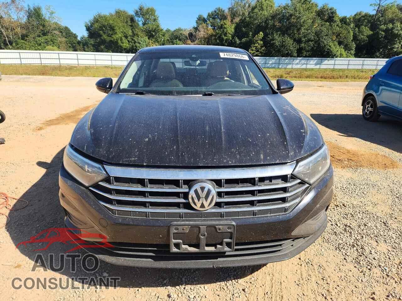 VOLKSWAGEN JETTA 2019 - 3VWE57BUXKM113886