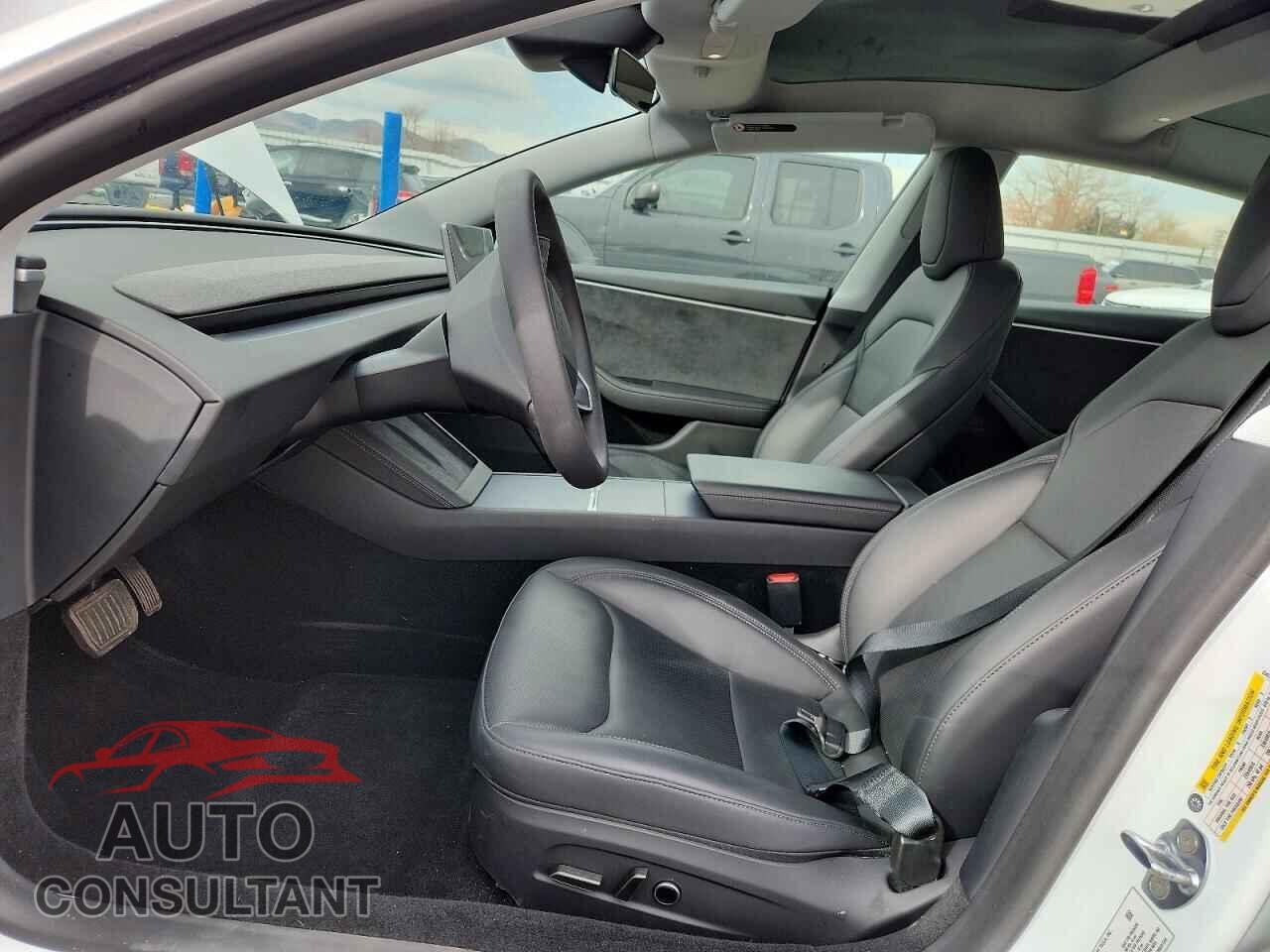 TESLA MODEL 3 2025 - 5YJ3E1EB3SF034016