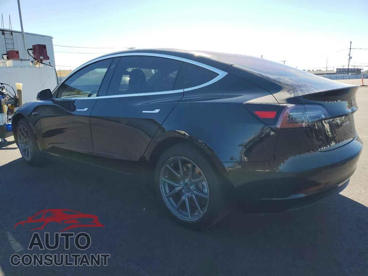 TESLA MODEL 3 2018 - 5YJ3E1EA2JF051766