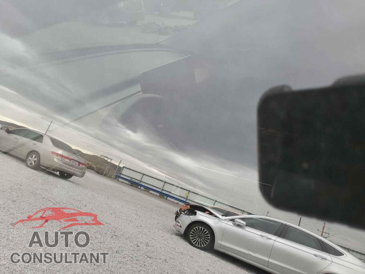 TESLA MODEL 3 2018 - 5YJ3E1EB3JF090987