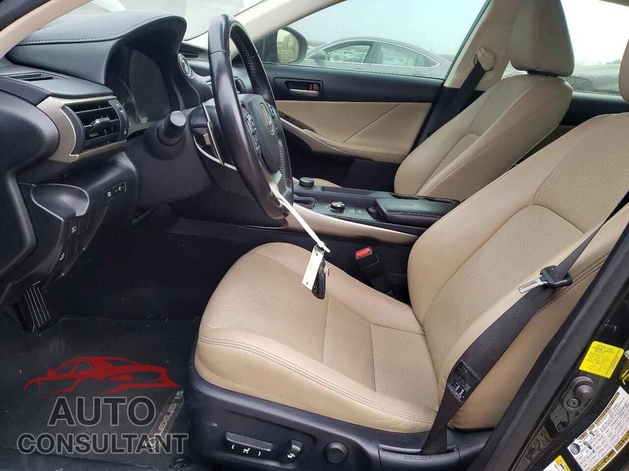 LEXUS IS 2018 - JTHBA1D26J5073304