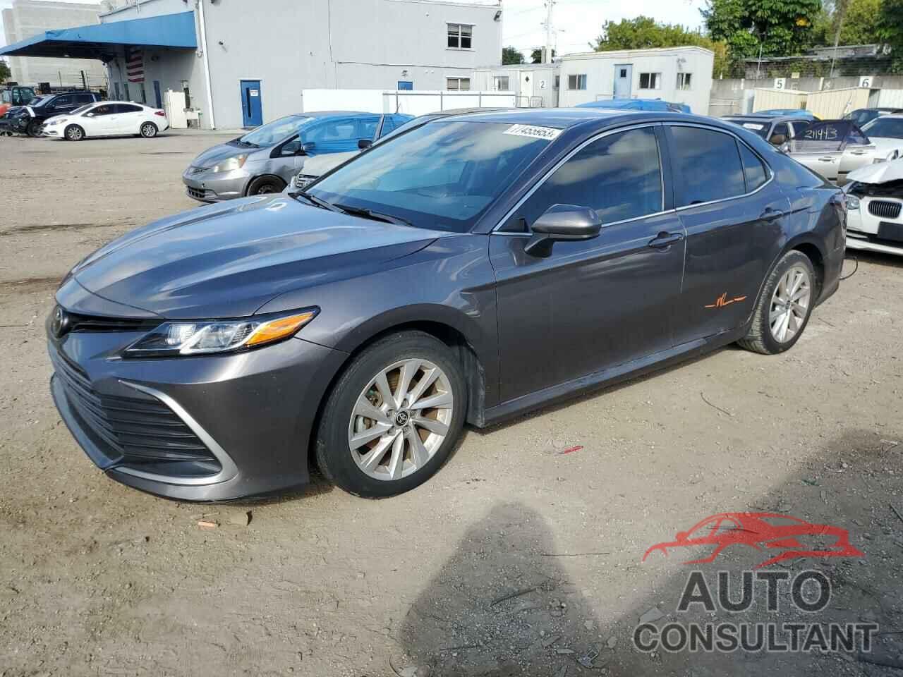TOYOTA CAMRY 2022 - 4T1C11AK5NU006534