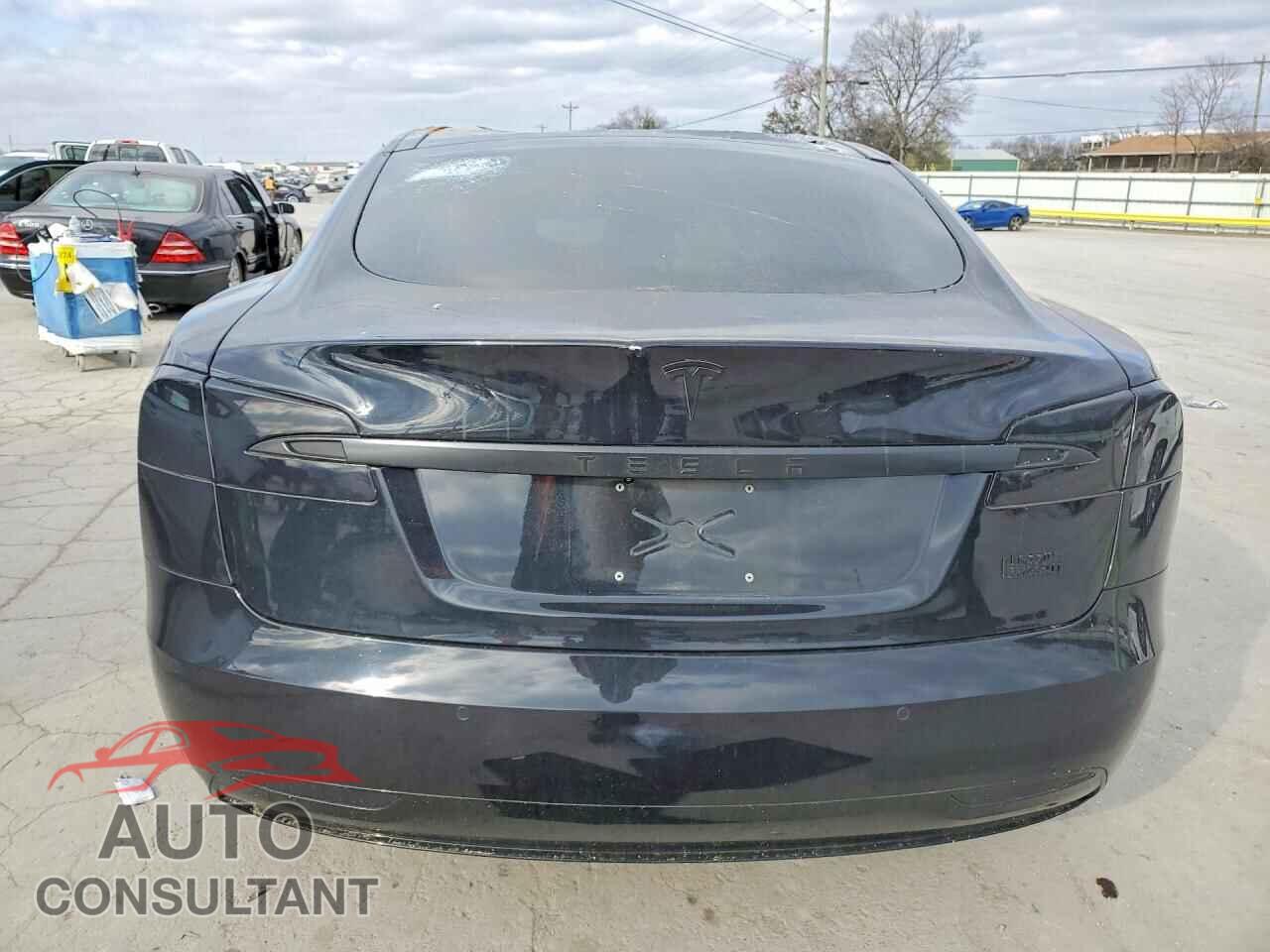 TESLA MODEL S 2017 - 5YJSA1E2XHF185984
