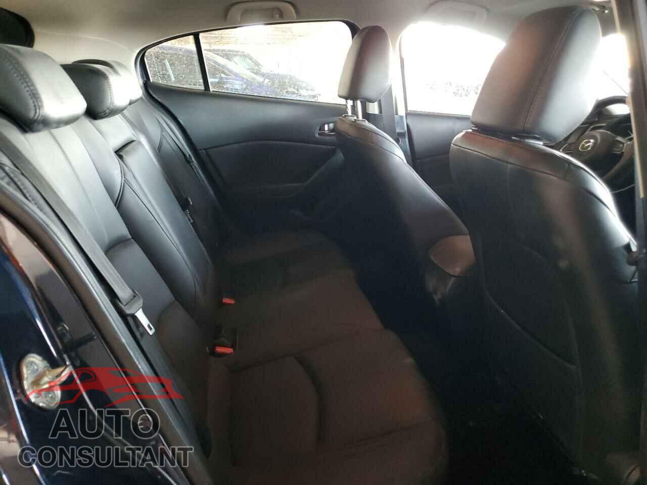 MAZDA 3 2018 - 3MZBN1L31JM210513