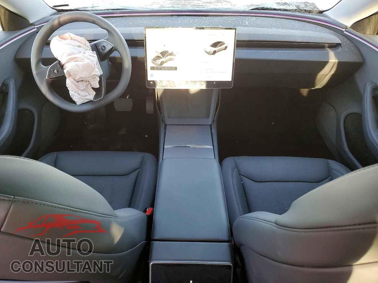 TESLA MODEL 3 2025 - 5YJ3E1EA4SF921857