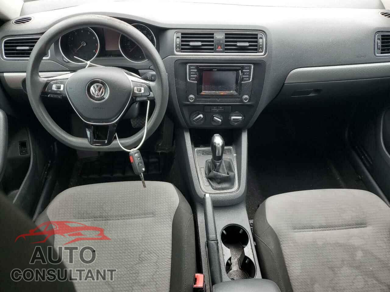 VOLKSWAGEN JETTA 2017 - 3VW2B7AJ3HM214862