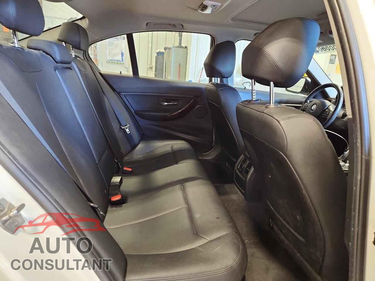 BMW 320 2015 - WBA3C3G55FNT51633