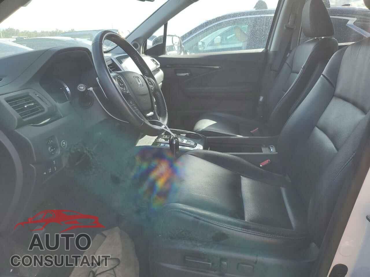 HONDA PILOT 2017 - 5FNYF6H95HB012763