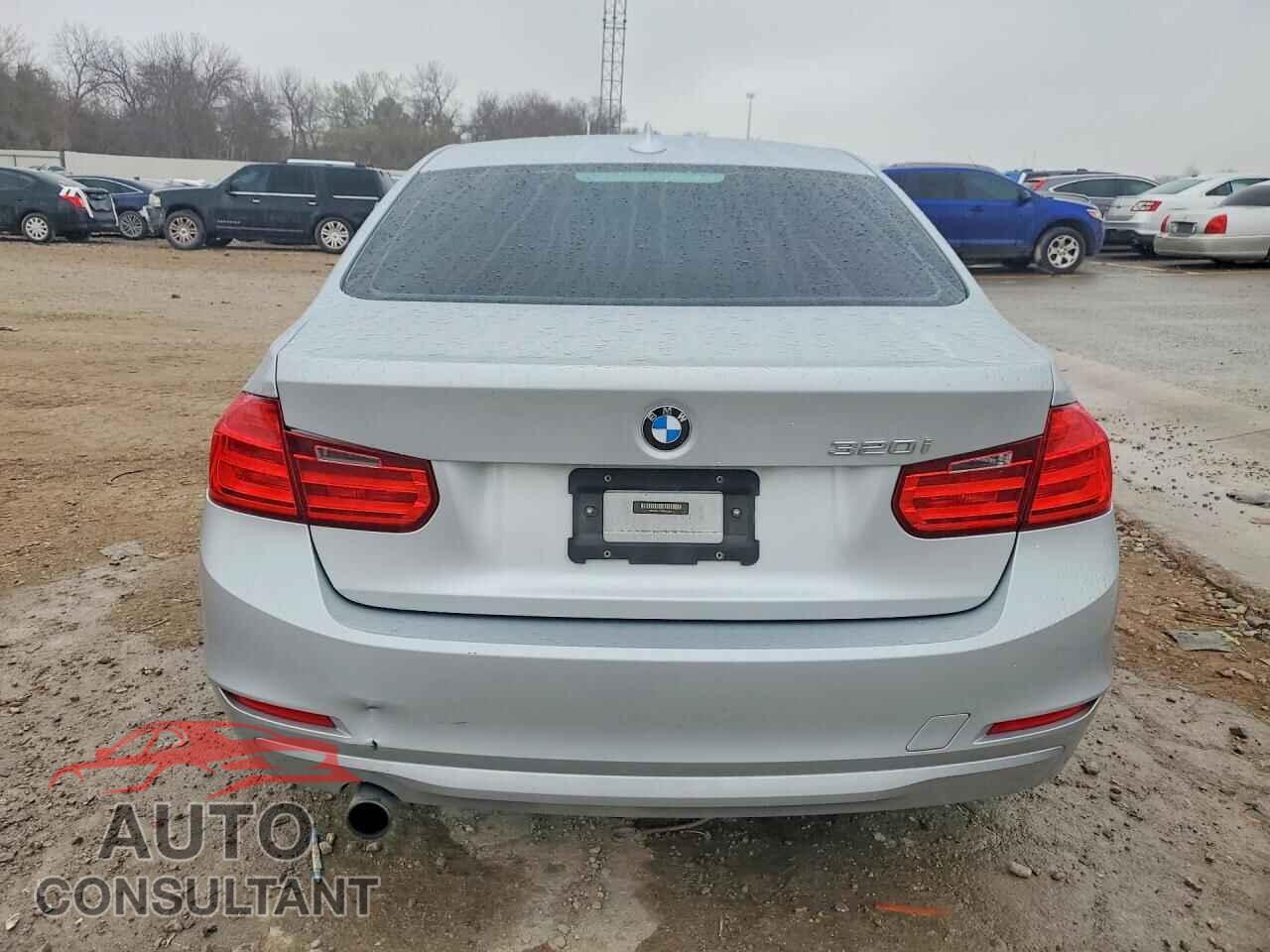 BMW 3 SERIES 2013 - WBA3B1C59DK128524