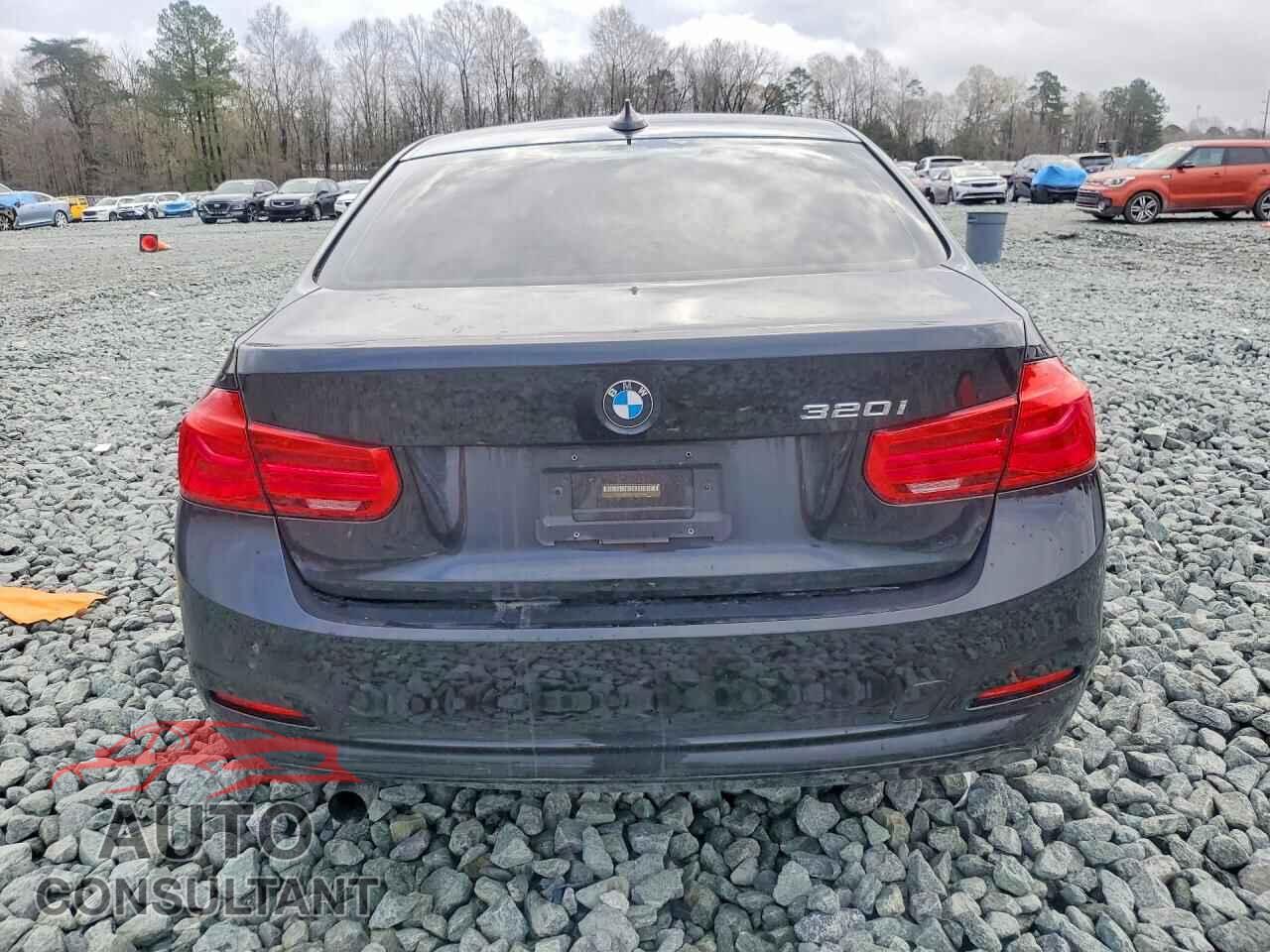 BMW 320 2016 - WBA8E1G55GNU10685