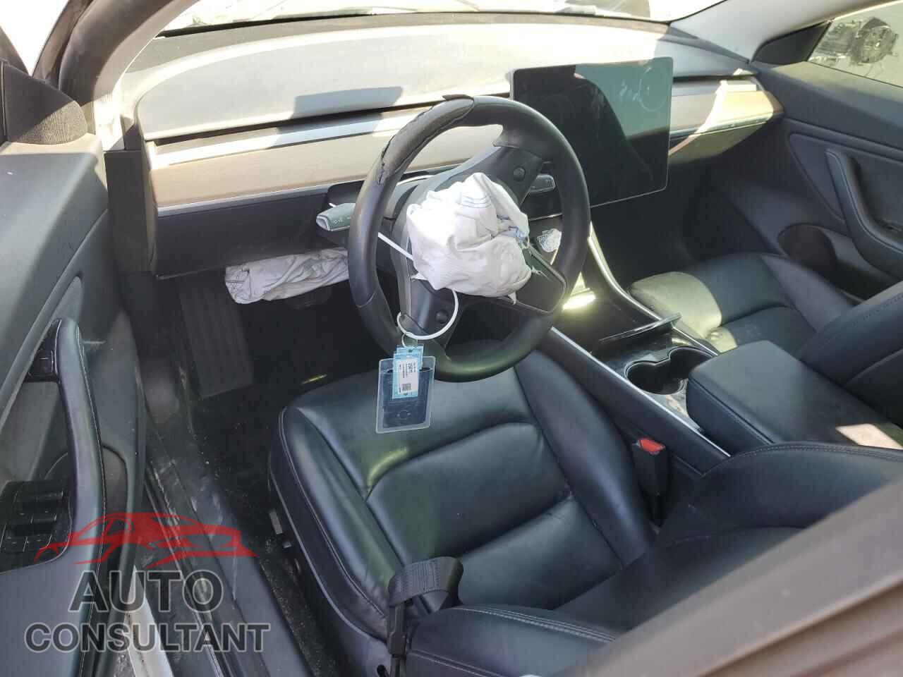 TESLA MODEL 3 2019 - 5YJ3E1EB5KF494097