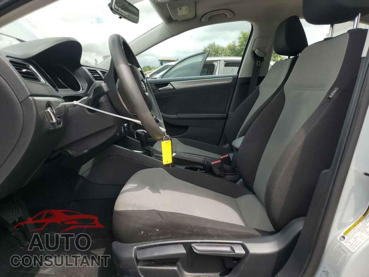 VOLKSWAGEN JETTA 2017 - 3VW2B7AJ9HM343141