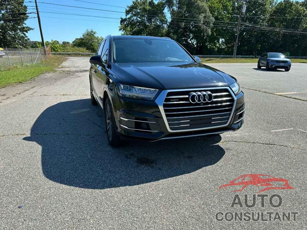 AUDI Q7 2018 - WA1LAAF70JD000895