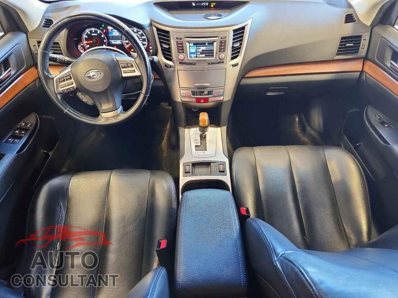SUBARU OUTBACK 2014 - 4S4BRBLC4E3308841