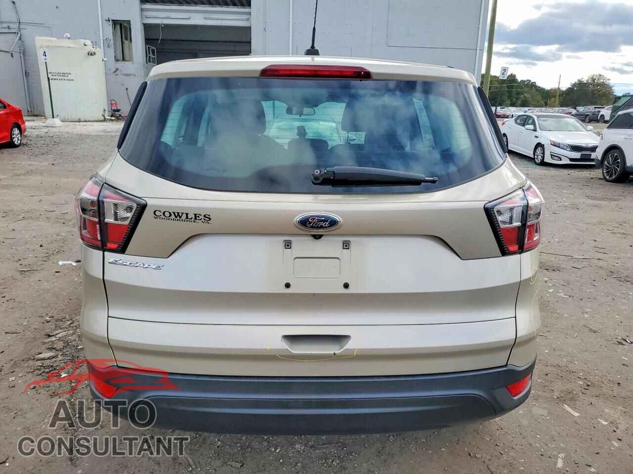 FORD ESCAPE 2017 - 1FMCU0F71HUB19858