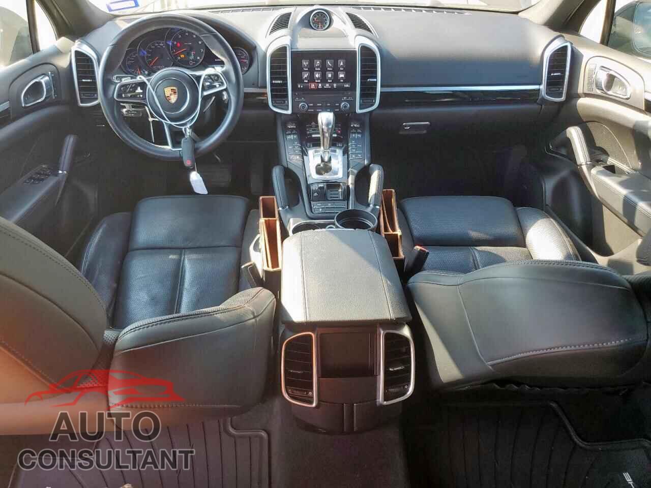 PORSCHE CAYENNE 2017 - WP1AA2A20HKA83151