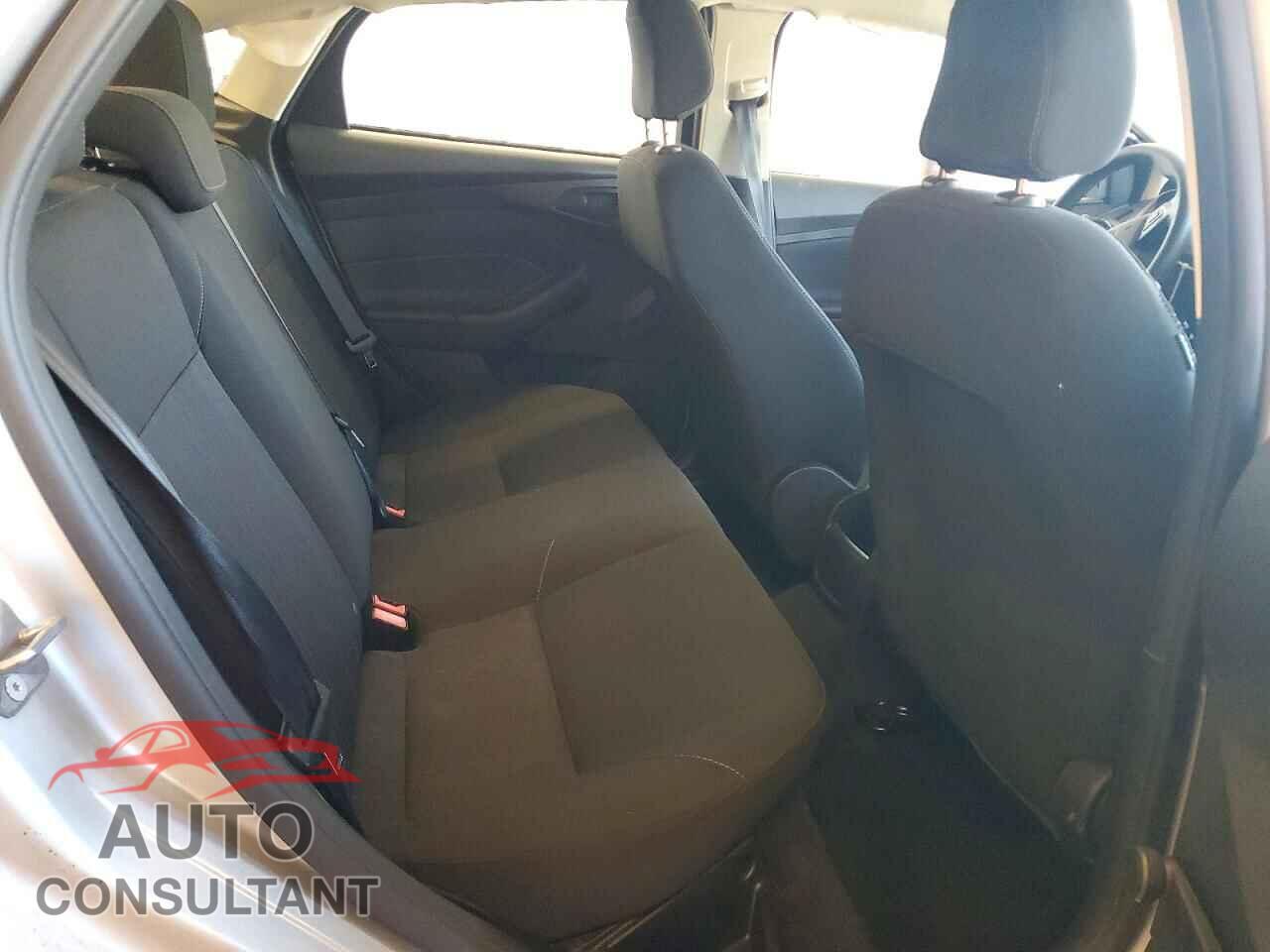 FORD FOCUS 2016 - 1FADP3E2XGL203405