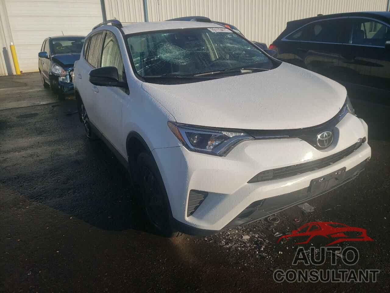 TOYOTA RAV4 2017 - JTMBFREV1HJ147434