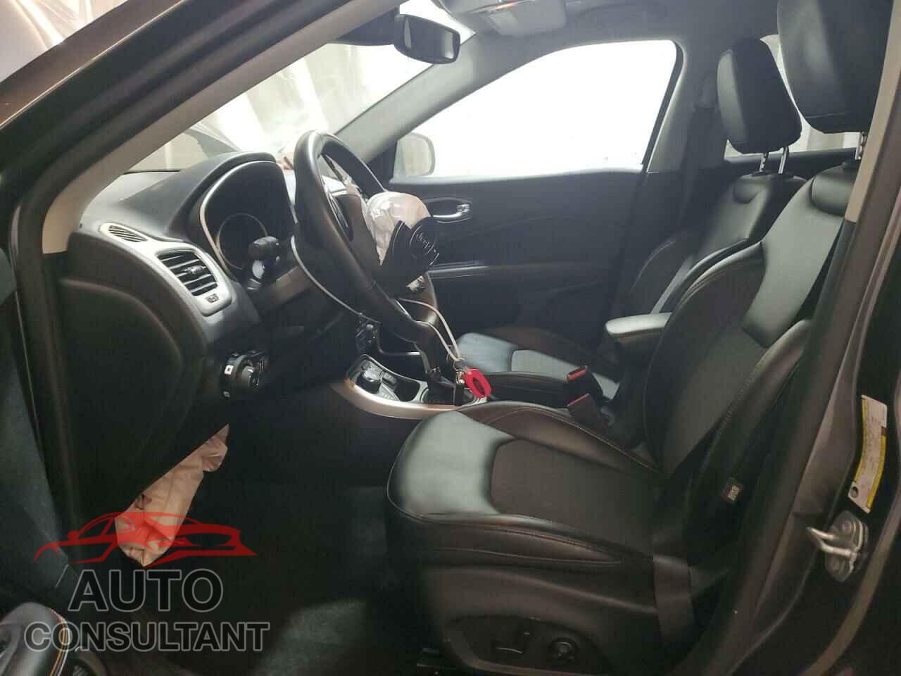 JEEP COMPASS 2019 - 3C4NJDBB4KT712221