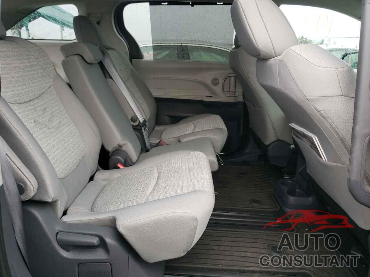 TOYOTA SIENNA 2021 - 5TDBRKEC3MS008626