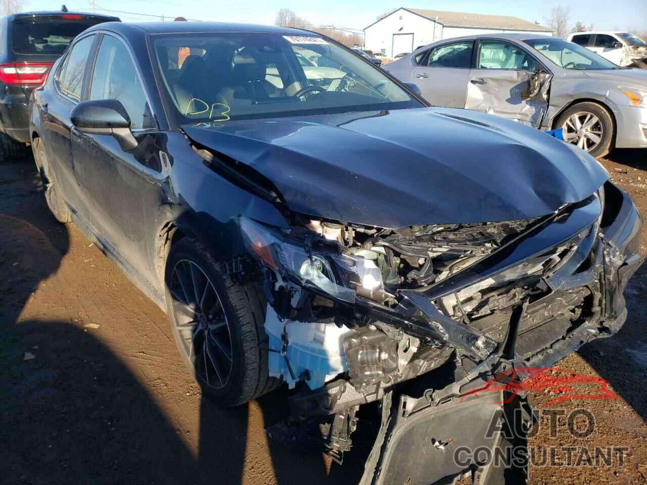 TOYOTA CAMRY 2021 - 4T1G11AK8MU403087