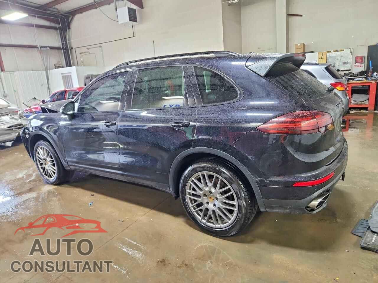 PORSCHE CAYENNE 2018 - WP1AA2A28JKA05383