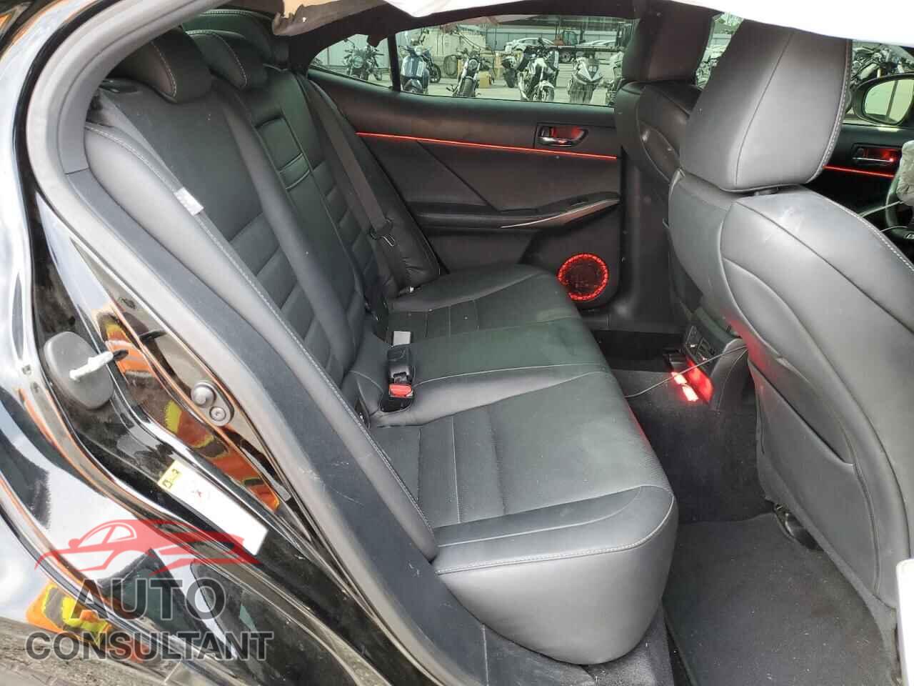 LEXUS IS 2014 - JTHCE1D26E5004143