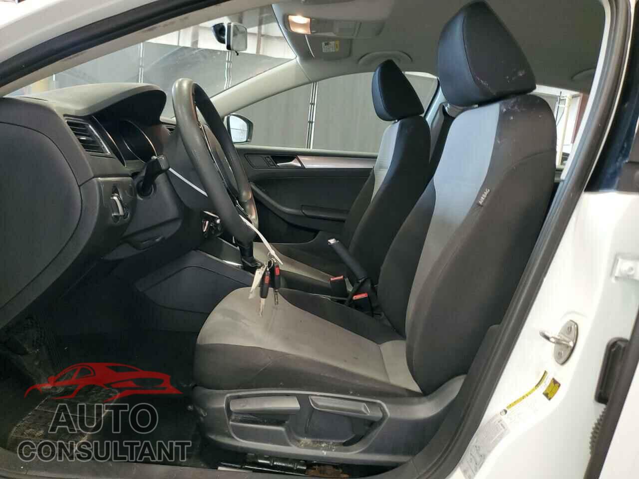 VOLKSWAGEN JETTA 2017 - 3VW2B7AJ6HM241523
