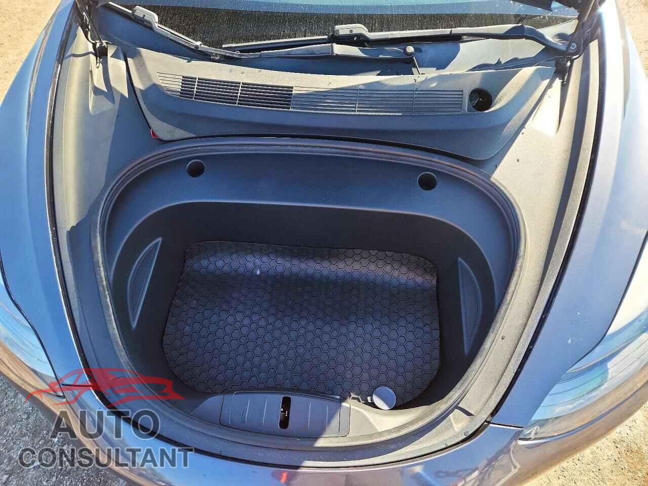 TESLA MODEL 3 2021 - 5YJ3E1EA2MF908138
