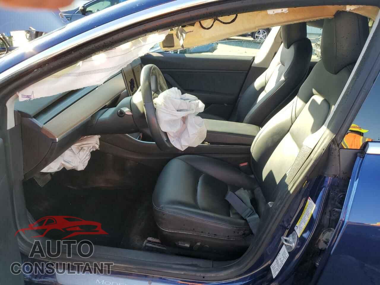 TESLA MODEL 3 2019 - 5YJ3E1EB5KF199484