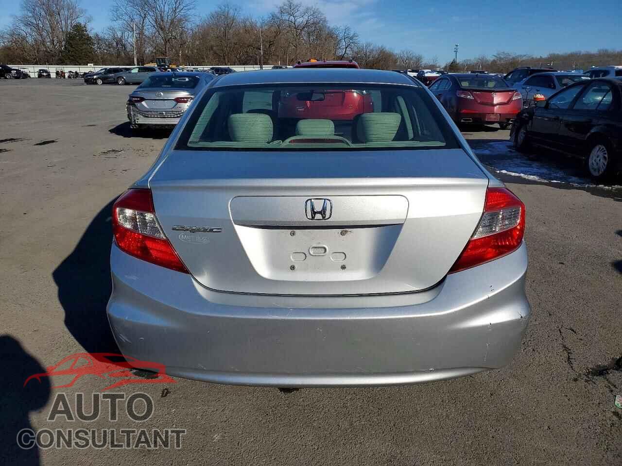 HONDA CIVIC 2012 - 2HGFB2F55CH558818