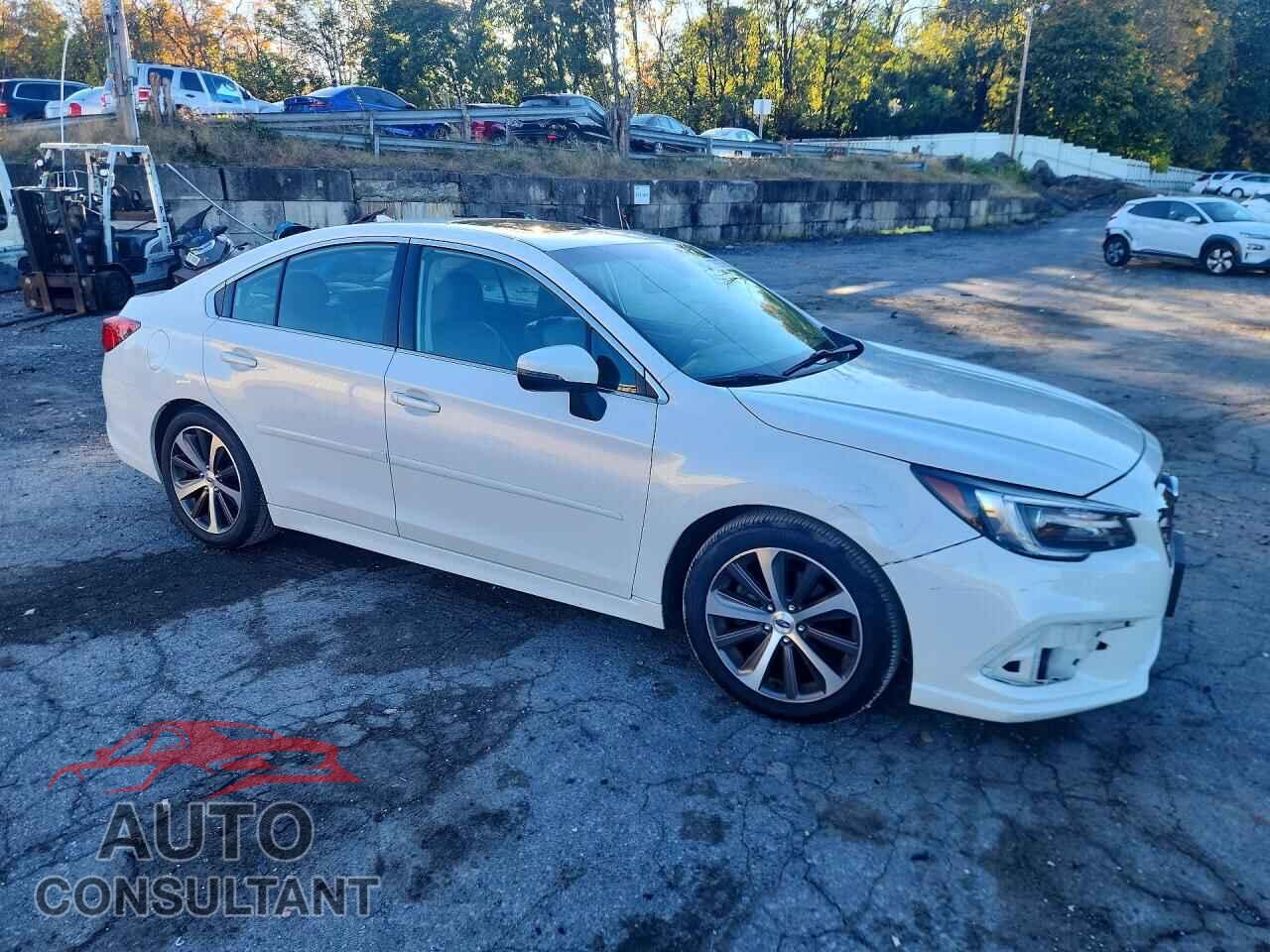 SUBARU LEGACY 2019 - 4S3BNEN60K3023655