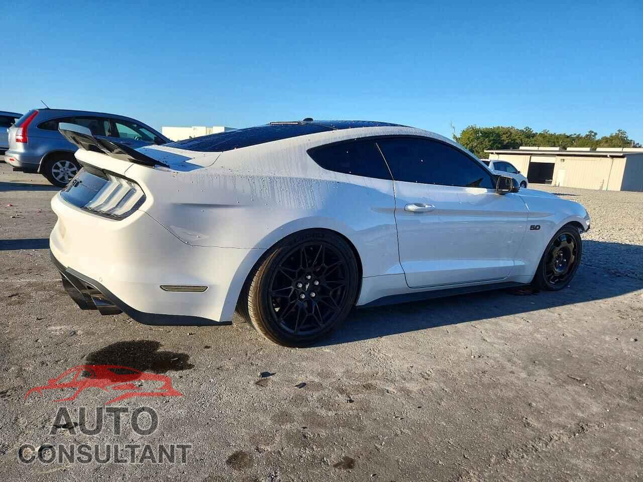 FORD MUSTANG 2018 - 1FA6P8CF7J5183301
