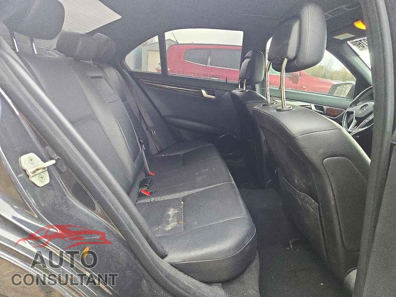 MERCEDES-BENZ C-CLASS 2012 - WDDGF8FB1CA693122