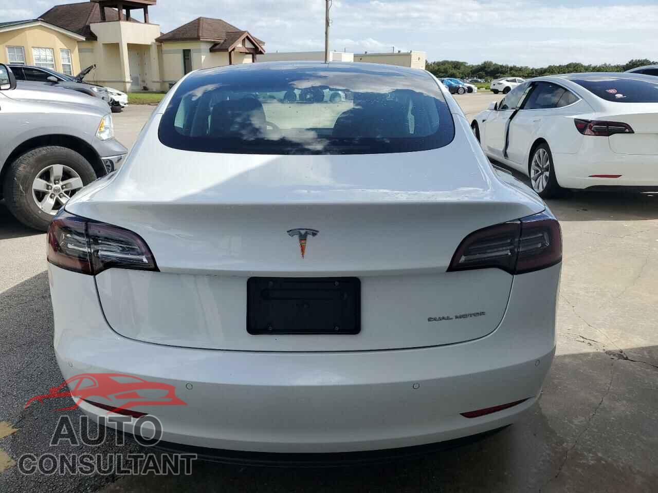 TESLA MODEL 3 2021 - 5YJ3E1EB9MF924345