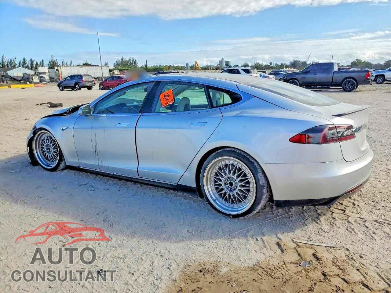 TESLA MODEL S 2012 - 5YJSA1DP0CFS00806