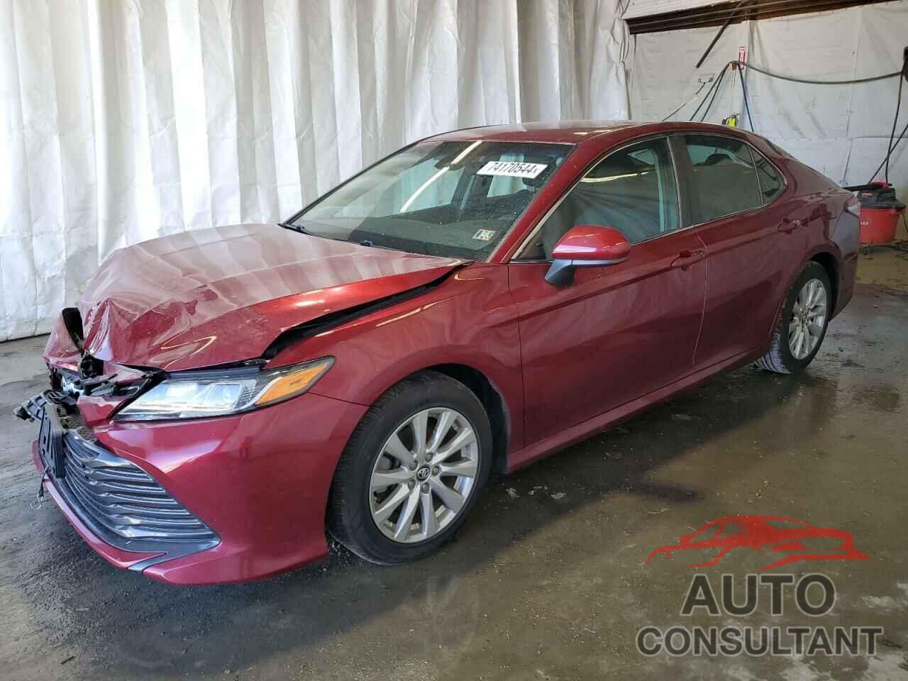 TOYOTA CAMRY 2018 - 4T1B11HK6JU520582