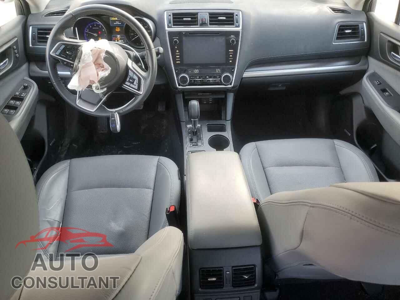 SUBARU LEGACY 2018 - 4S3BNAN66J3010075