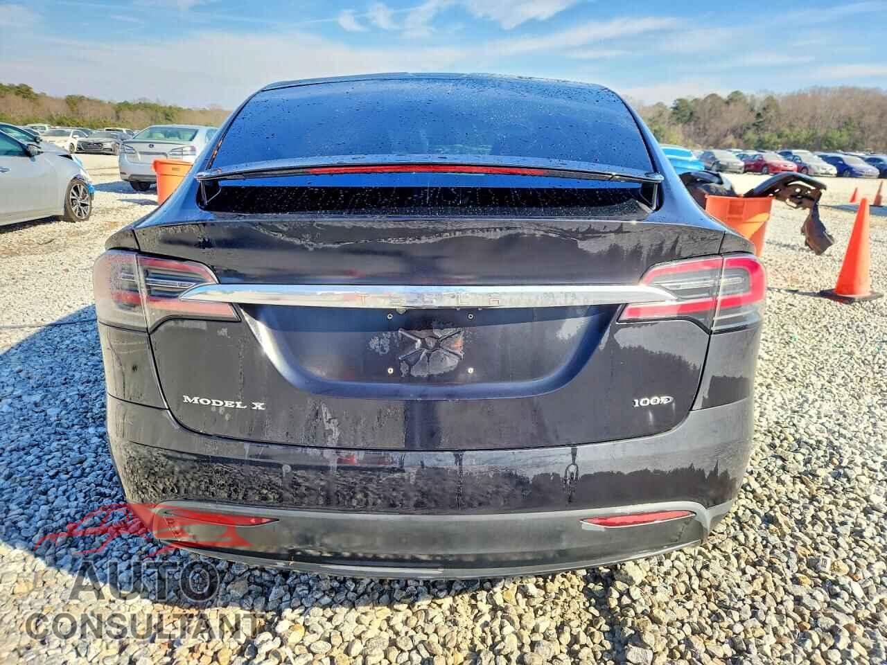 TESLA MODEL X 2017 - 5YJXCBE21HF051158