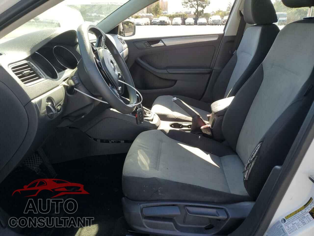 VOLKSWAGEN JETTA 2017 - 3VW2B7AJ4HM326991