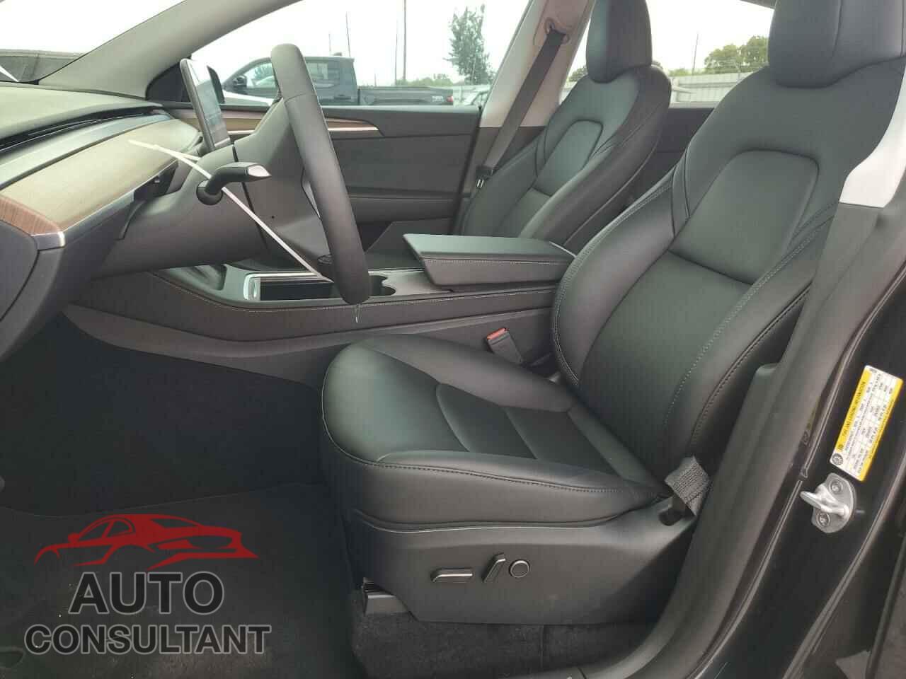 TESLA MODEL Y 2024 - 7SAYGDED3RF056534