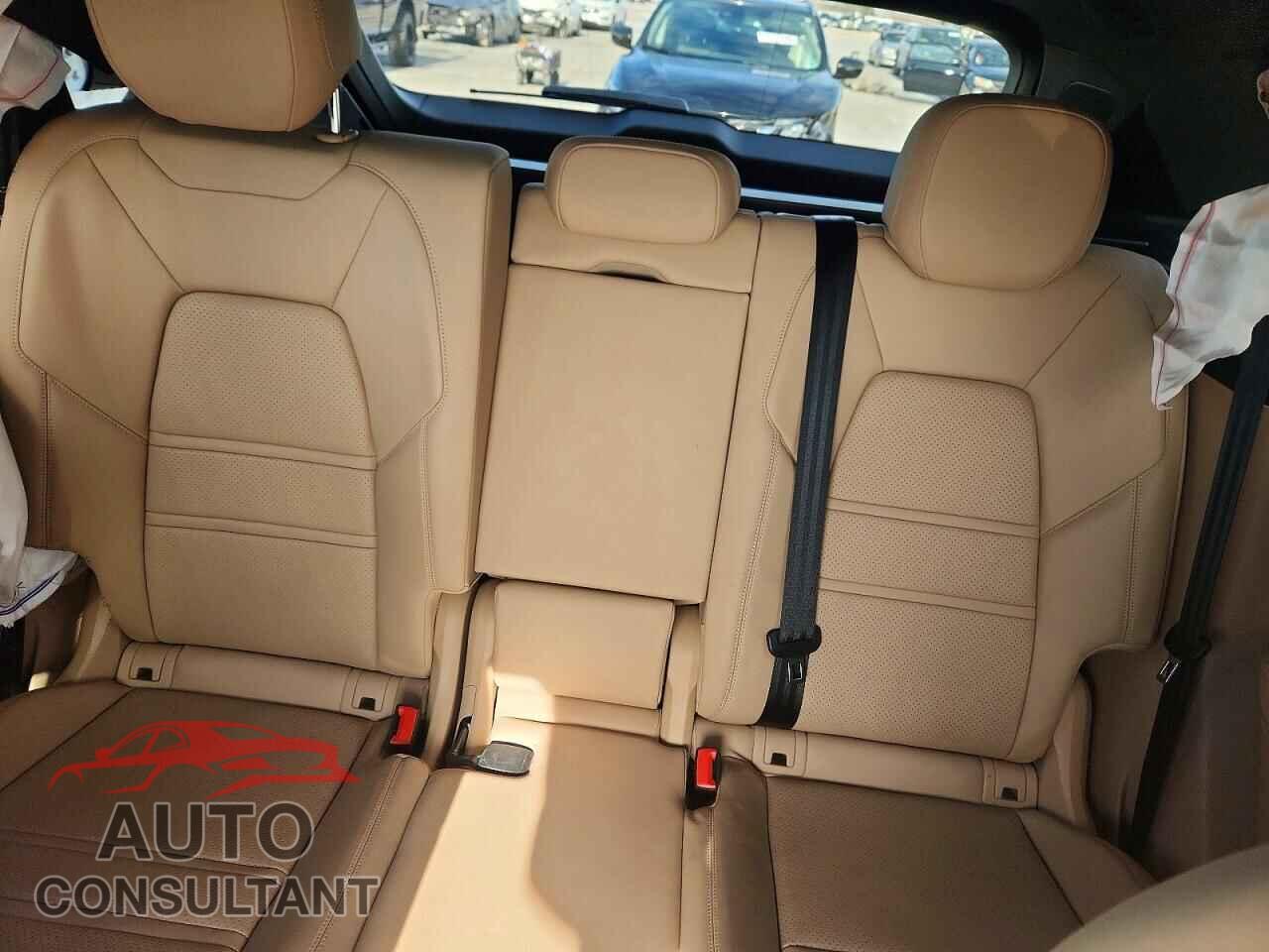 PORSCHE CAYENNE 2021 - WP1AA2AY2MDA08809