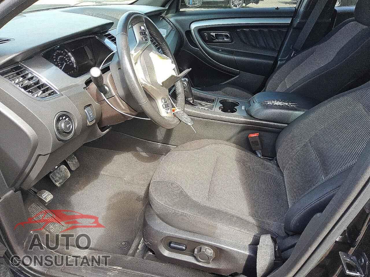 FORD TAURUS 2019 - 1FAHP2E89KG109999