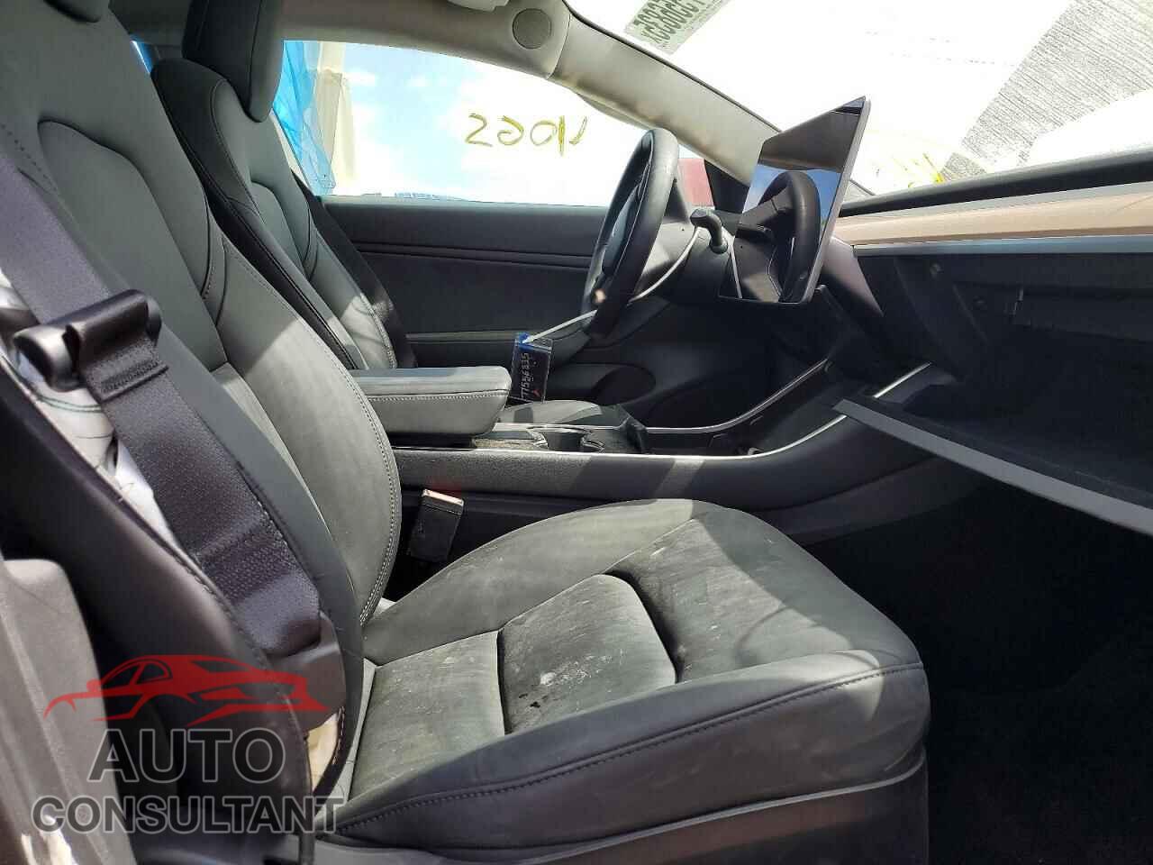 TESLA MODEL 3 2019 - 5YJ3E1EA7KF299013