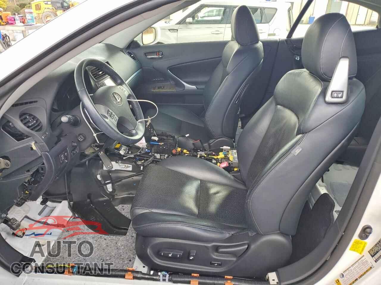 LEXUS IS 2015 - JTHFF2C20F2532619