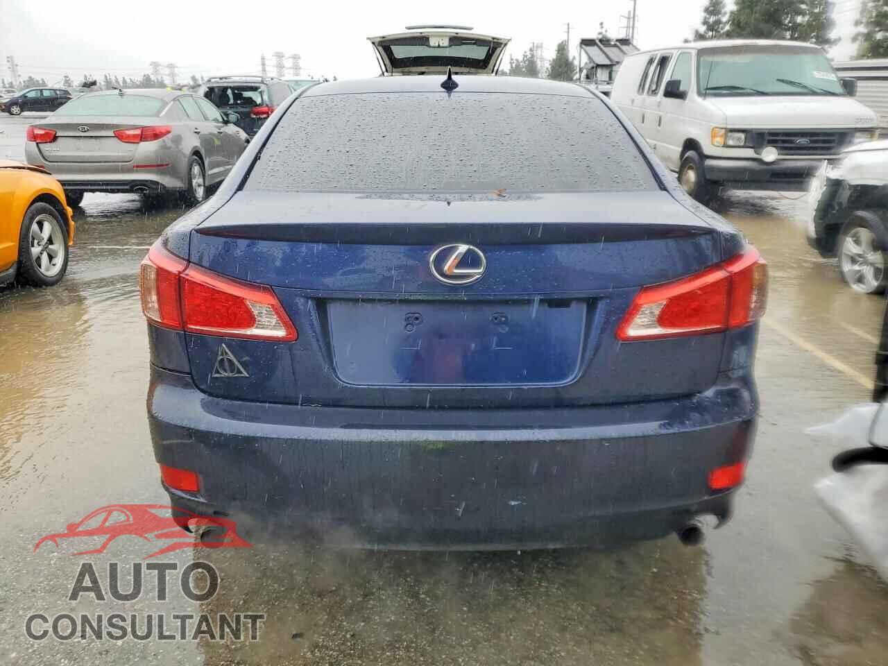 LEXUS IS 2011 - JTHBF5C23B5142235