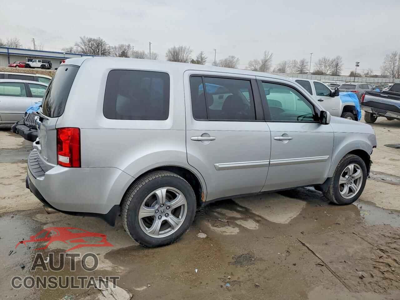 HONDA PILOT 2015 - 5FNYF4H59FB061981